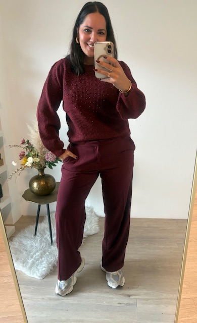 Trui bordeaux met parels